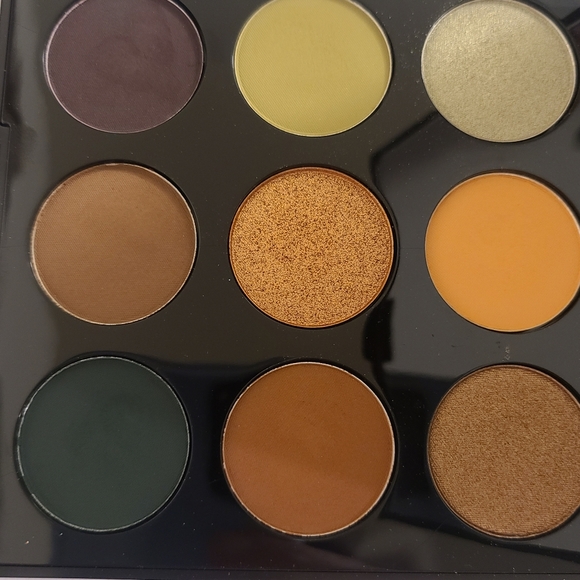 MORPHE9K KHAKI CALLING ARTISTRY PALETTE - Picture 4 of 10